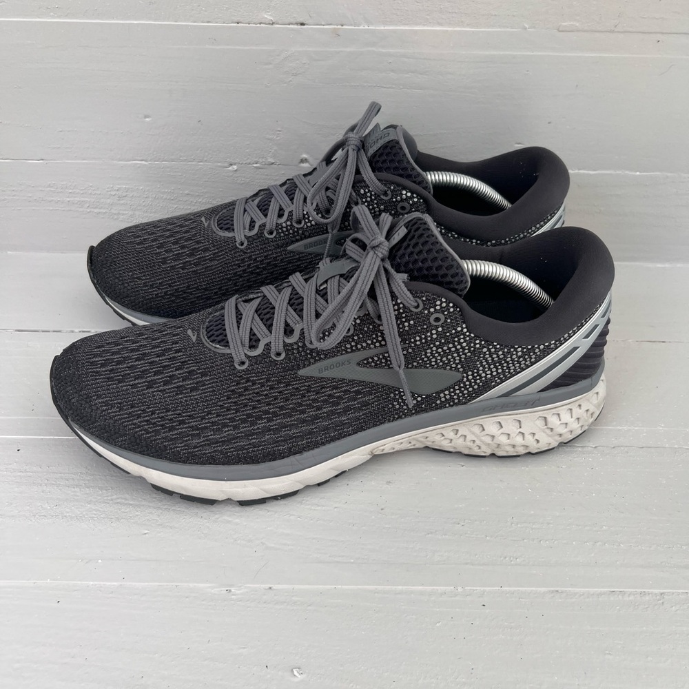 BROOKS Ghost 11 Men's  Size 12 D (Medium) Running Shoes Dark Gray Silver